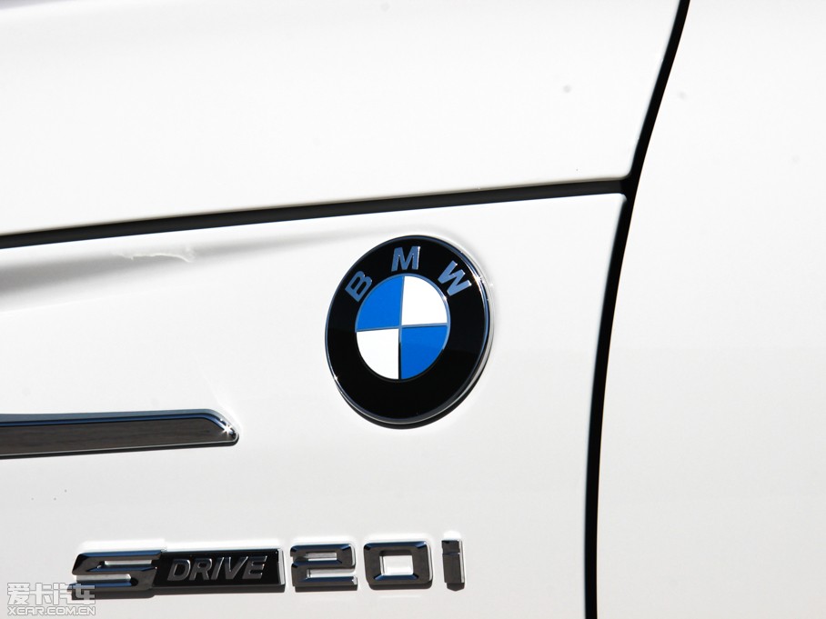 2013RZ4 sDrive20i I