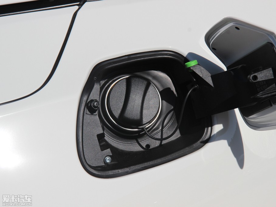 2013RZ4 sDrive20i I