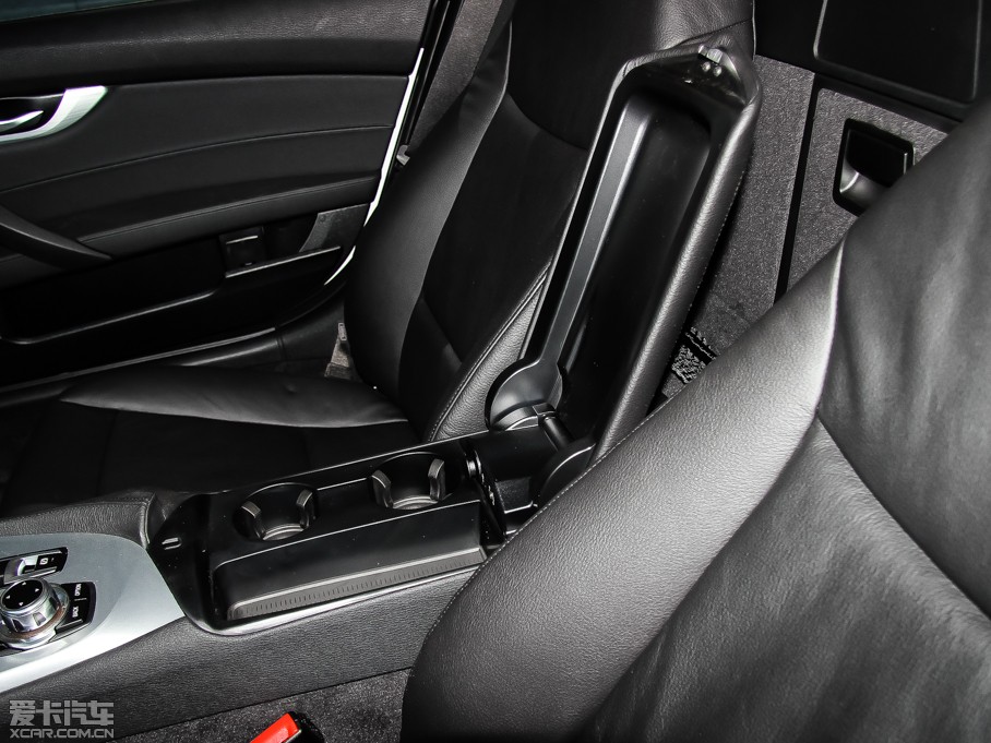 2013RZ4 sDrive20i I