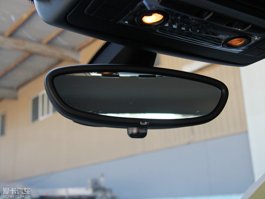 2013RZ4 sDrive20i I