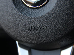 2013sDrive20i I п؅^