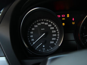 2013sDrive20i I(lng) п؅^(q)