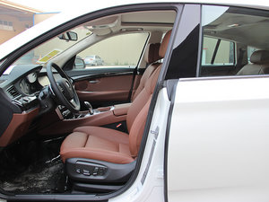 2014款535i xDrive 前排空间