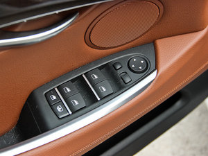 2014款535i xDrive 主驾车窗控制区	