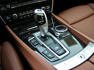 2014款535i xDrive 换挡杆