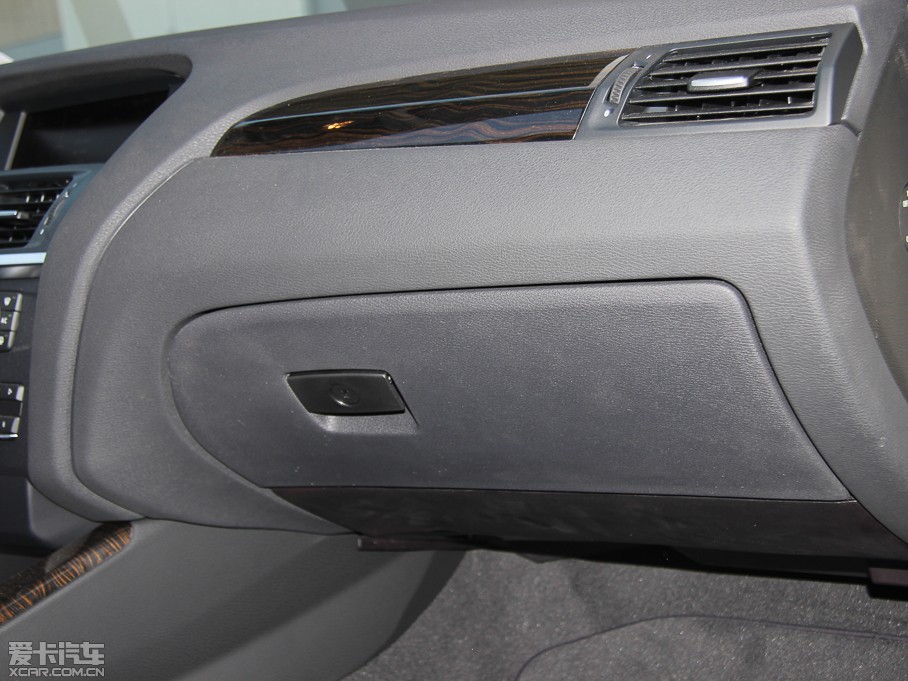 2013��RX3���M�ڣ� �Ŀ� xDrive20i ���A��