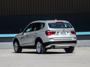 2013款改款 xDrive20i 豪华型 左后45度