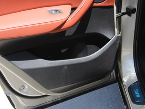 2013款改款 xDrive20i 豪华型 前门储物空间