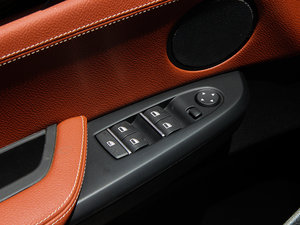 2013款改款 xDrive20i 豪华型 主驾车窗控制区	