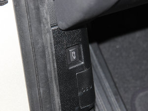 2013Ŀ xDrive20i A п؅^(q)