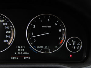 2013Ŀ xDrive35i A п؅^(q)