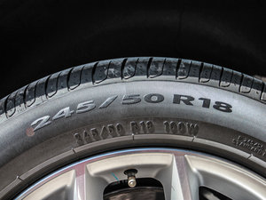 2013款改款 xDrive28i 领先型 轮胎尺寸