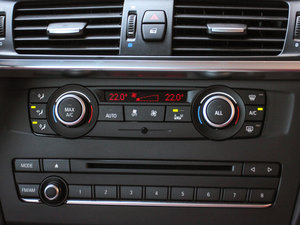 2013Ŀ xDrive28i I {{