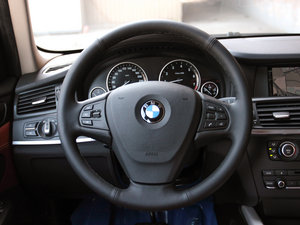 2013款改款 xDrive28i 领先型 方向盘