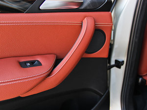 2013Ŀ xDrive28i A g