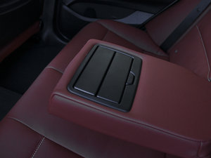 2013Ŀ xDrive28i A g