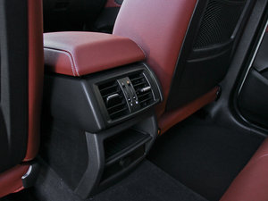 2013Ŀ xDrive28i A g