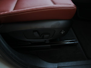 2013Ŀ xDrive28i A g