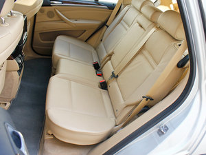 2013款xDrive35i 豪华版 后排座椅