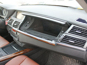 2013款xDrive35i 领先版 手套箱