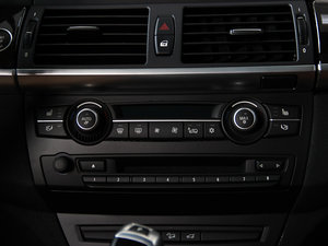 2013款xDrive35i 豪华型  中控区