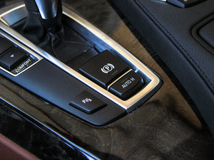 2013640i xDrive v܇Ƅ