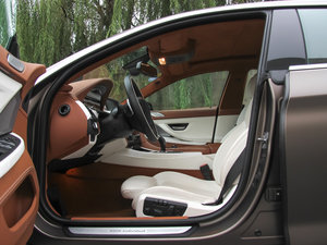 2013款640i xDrive 限量版 前排空间