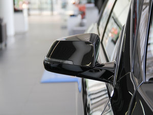 2014528i xDrive AOӋb ^