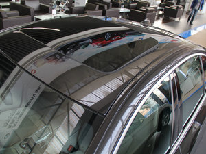 2014款528i xDrive 豪华设计套装型 车顶