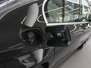 2014款528i xDrive 豪华设计套装型 油箱盖