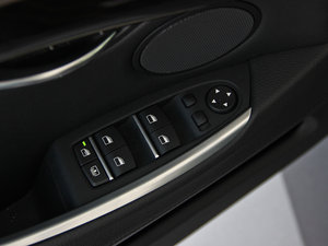 2014款535i 领先型 主驾车窗控制区	