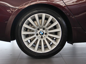 2014款535i 领先型 轮圈