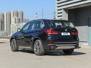 2014款xDrive35i 尊享型 左后45度