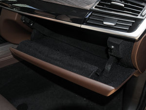 2014款xDrive35i 尊享型 手套箱