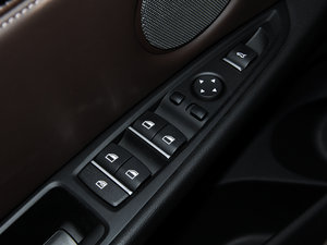 2014款xDrive35i 尊享型 主驾车窗控制区	
