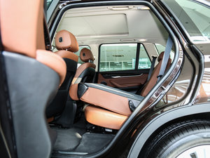2014款xDrive35i 豪华型 后排座椅放倒