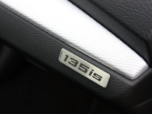 2013款135is 空间座椅