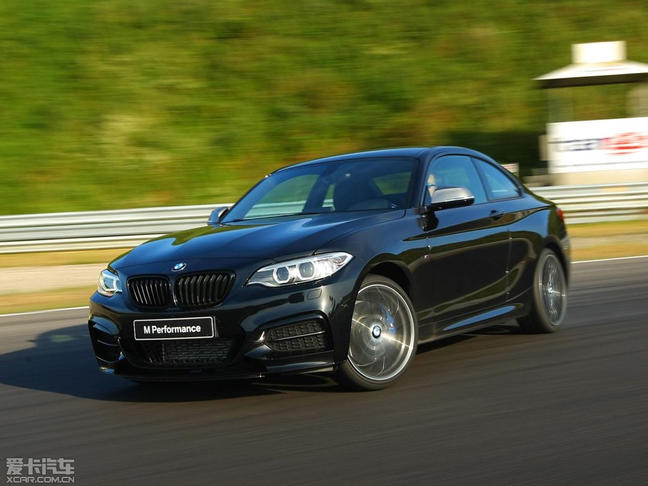 2014R2ϵpT M235i Track Edition
