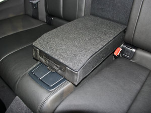 2014款428i 豪华设计套装型 后排中央扶手