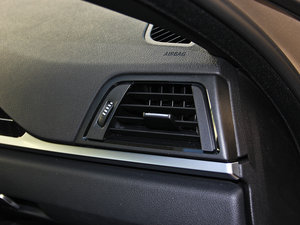 2014款435i 豪华设计套装型 中控区