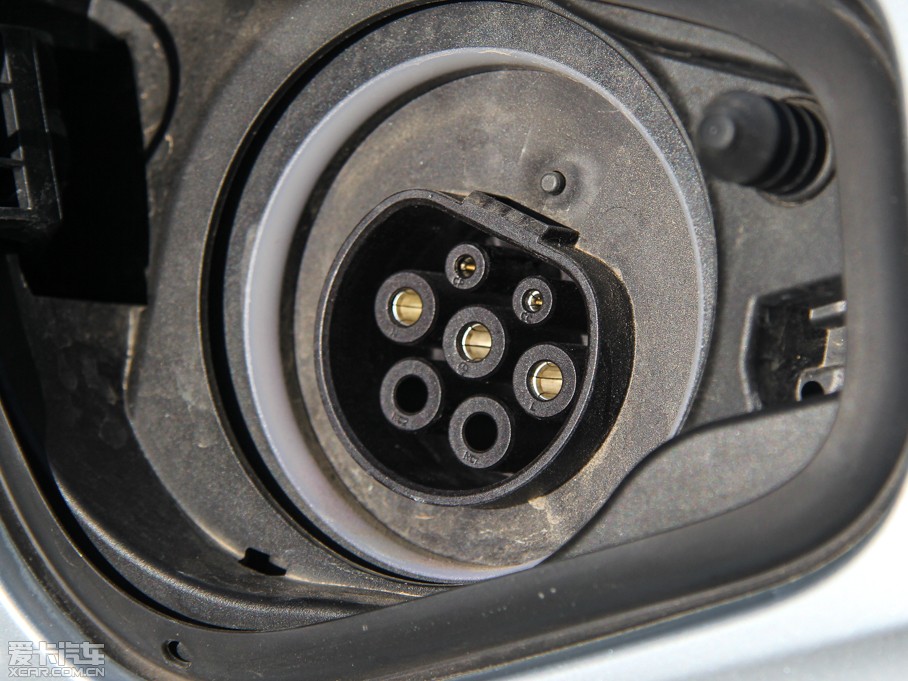 2014Ri8 (bio)(zhn)