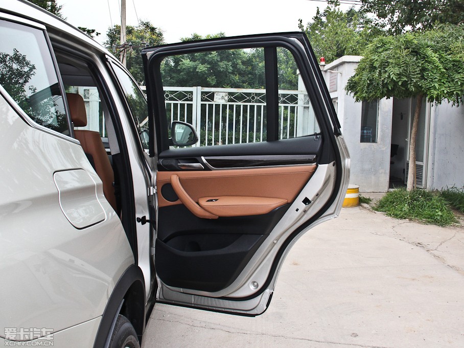 2014RX3Mڣ xDrive28i XOӋb