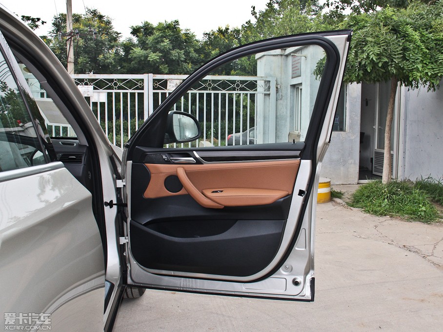 2014RX3Mڣ xDrive28i XOӋb