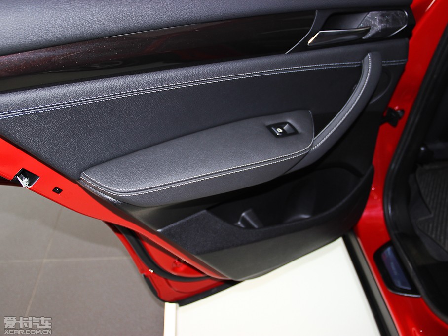 2014RX3Mڣ xDrive20i XOӋb