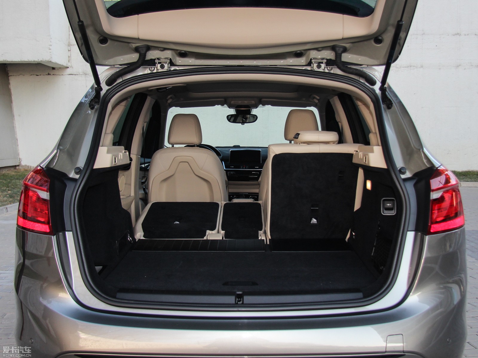 2015R2ϵ܇(M) 218i \OӋb