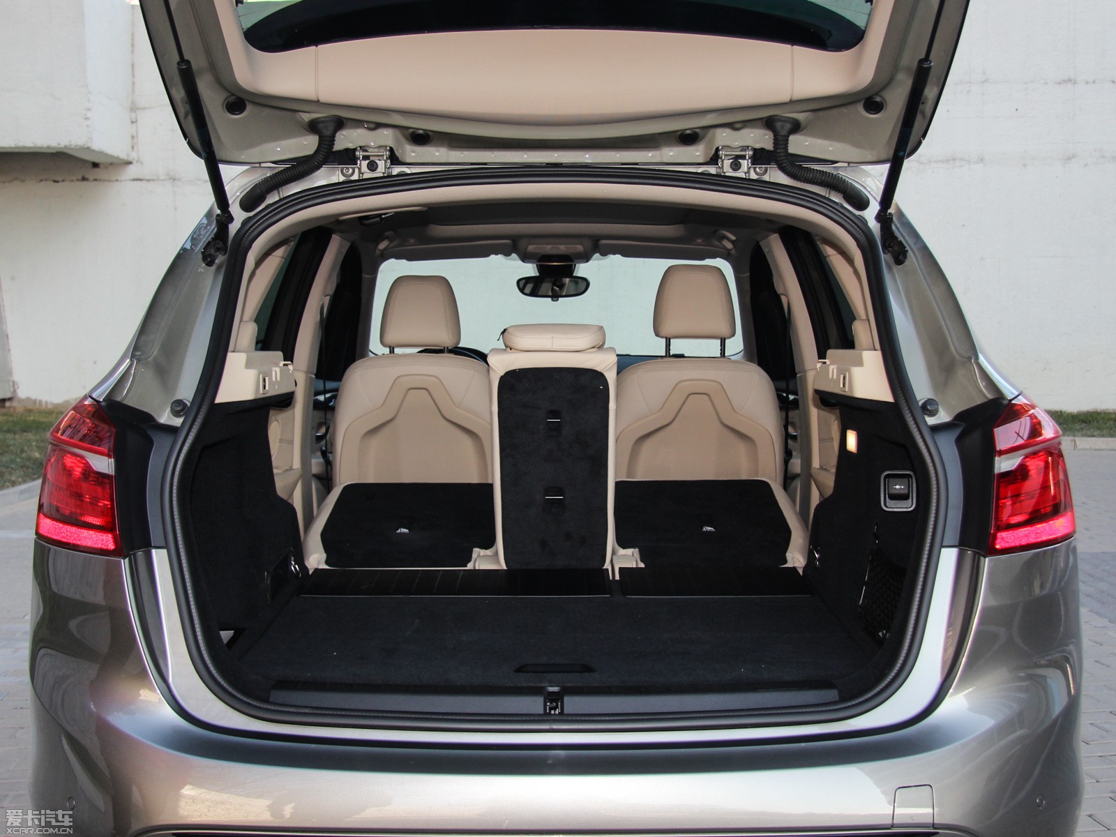 2015R2ϵ܇(M) 218i \OӋb