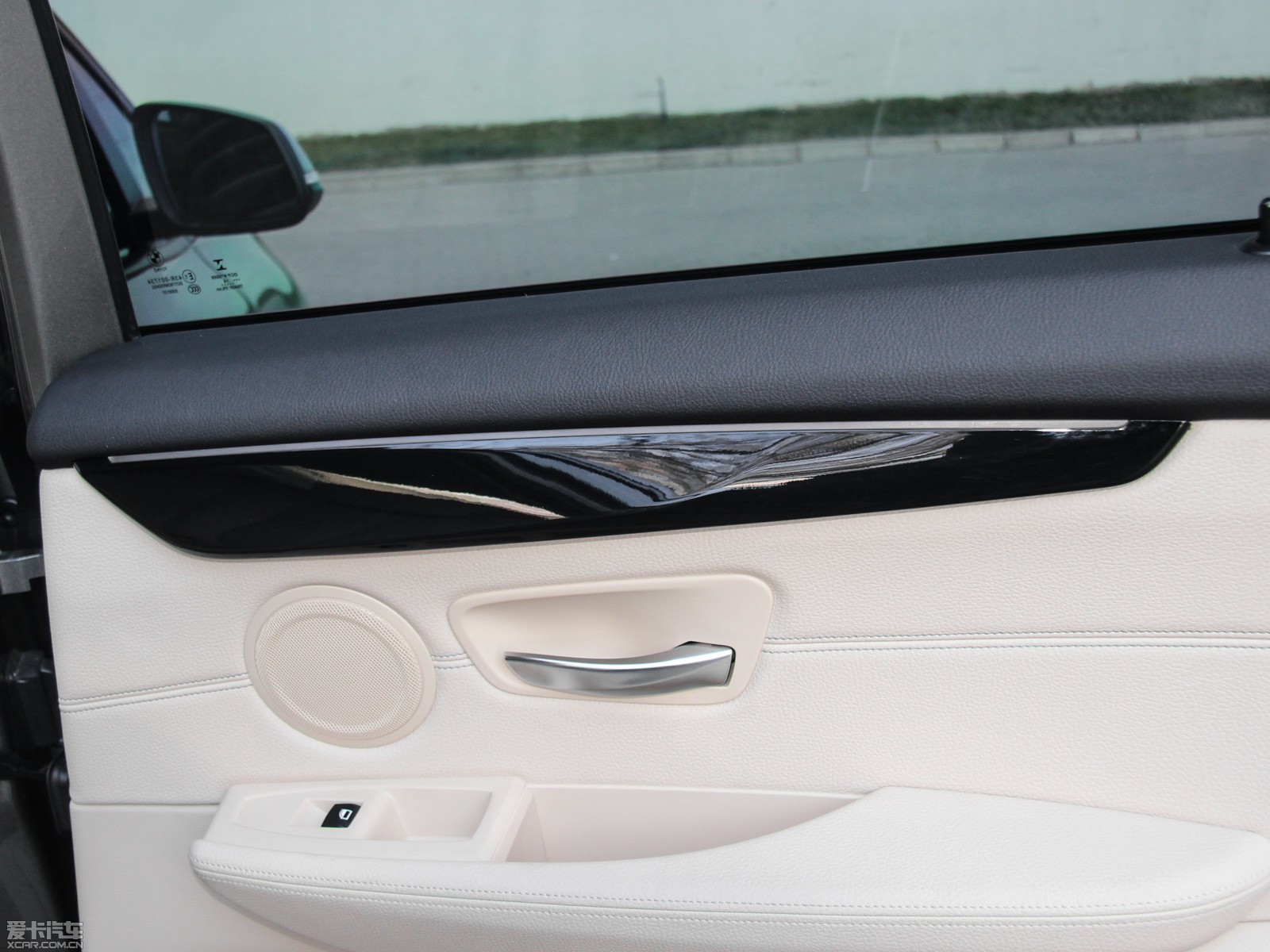 2015R2ϵ܇(M) 218i \OӋb