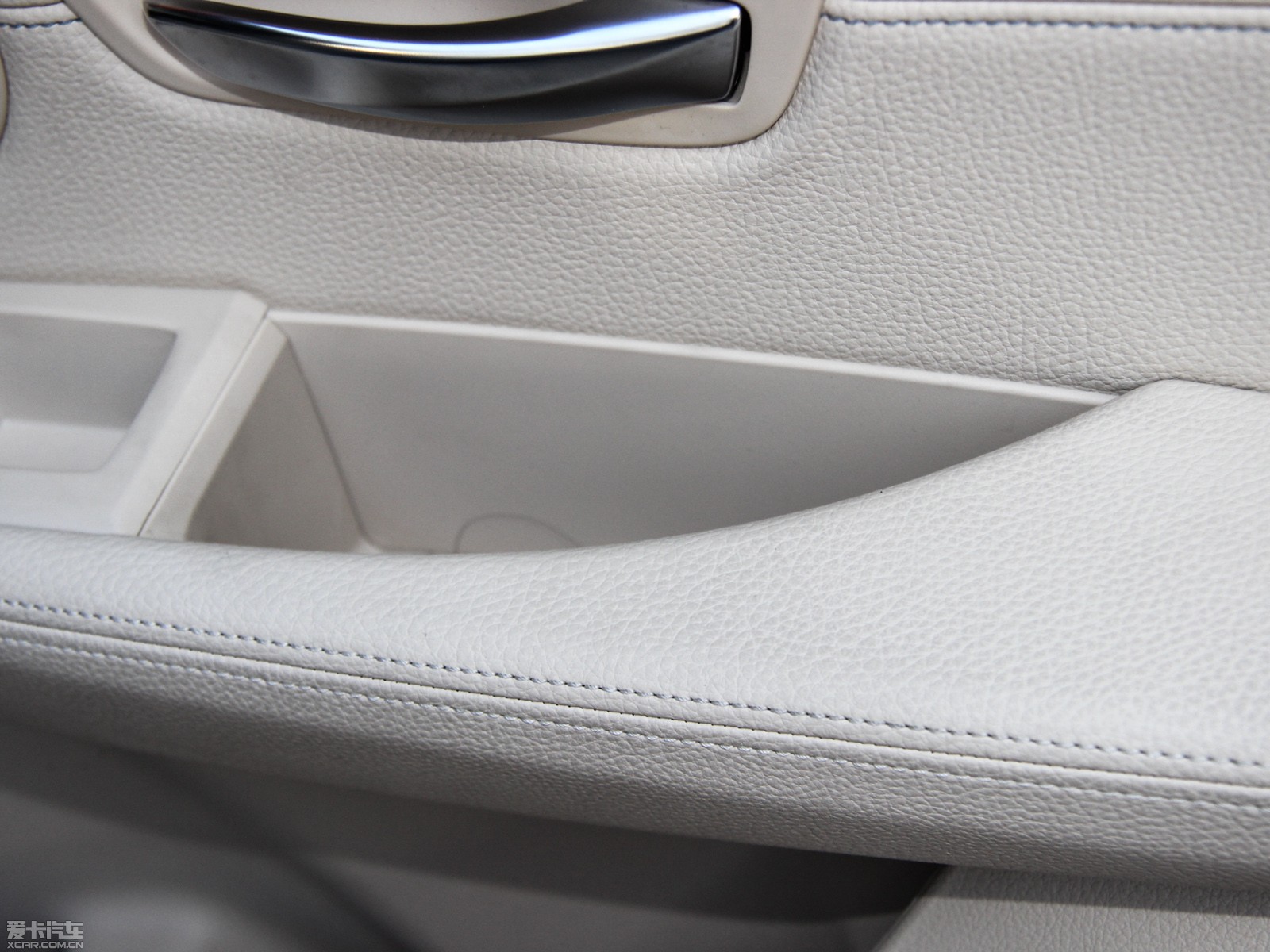 2015R2ϵ܇(M) 218i \OӋb