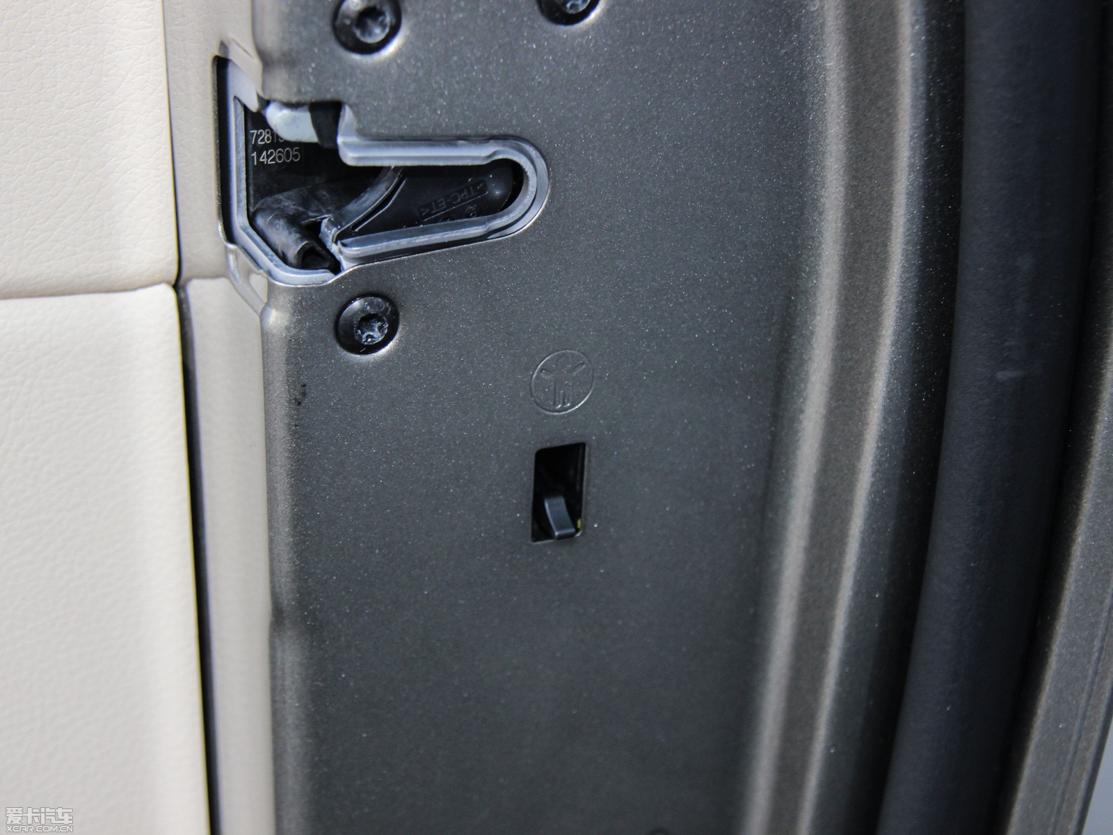 2015R2ϵ܇(M) 218i \OӋb