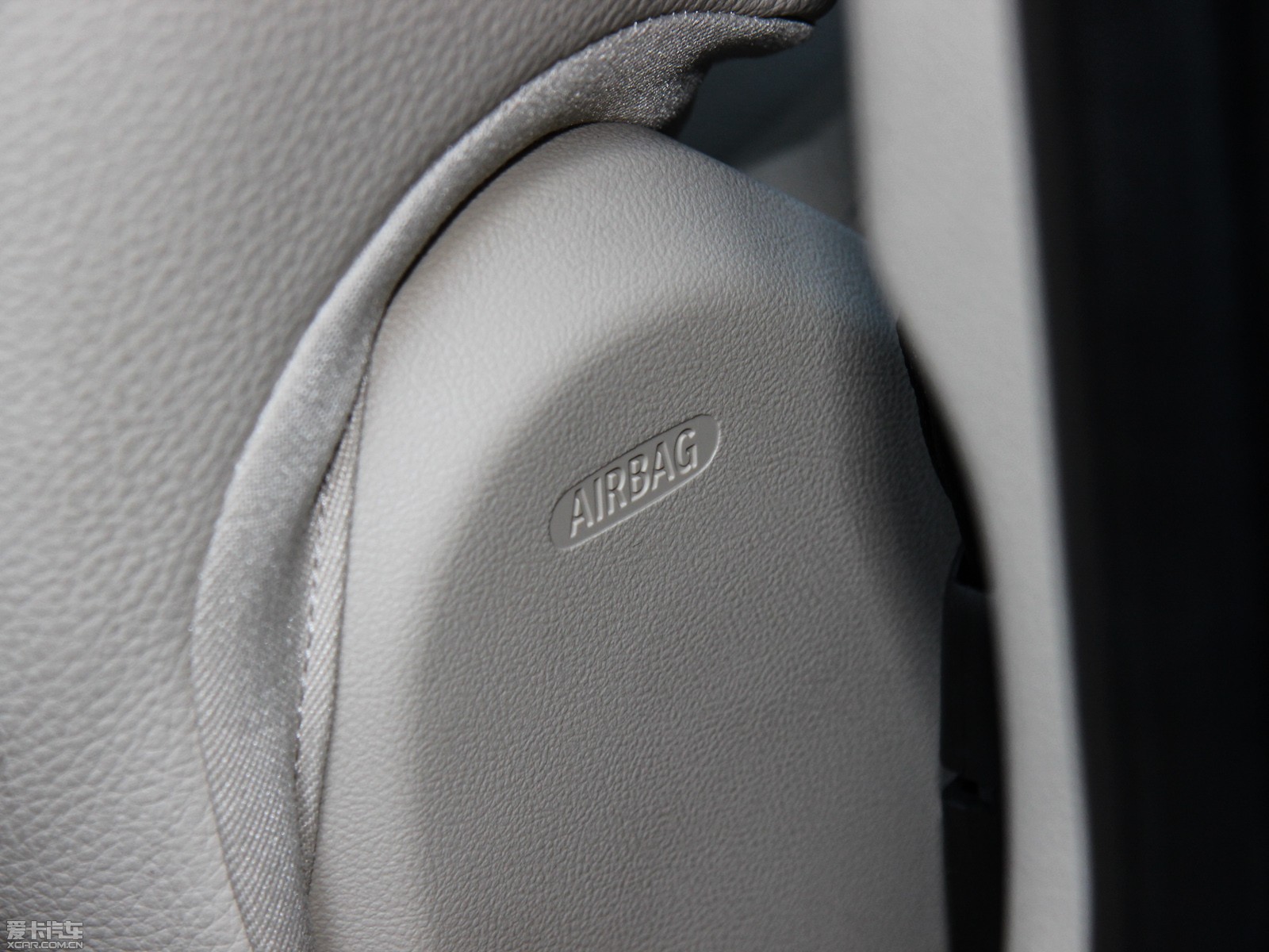 2015R2ϵ܇(M) 218i \OӋb